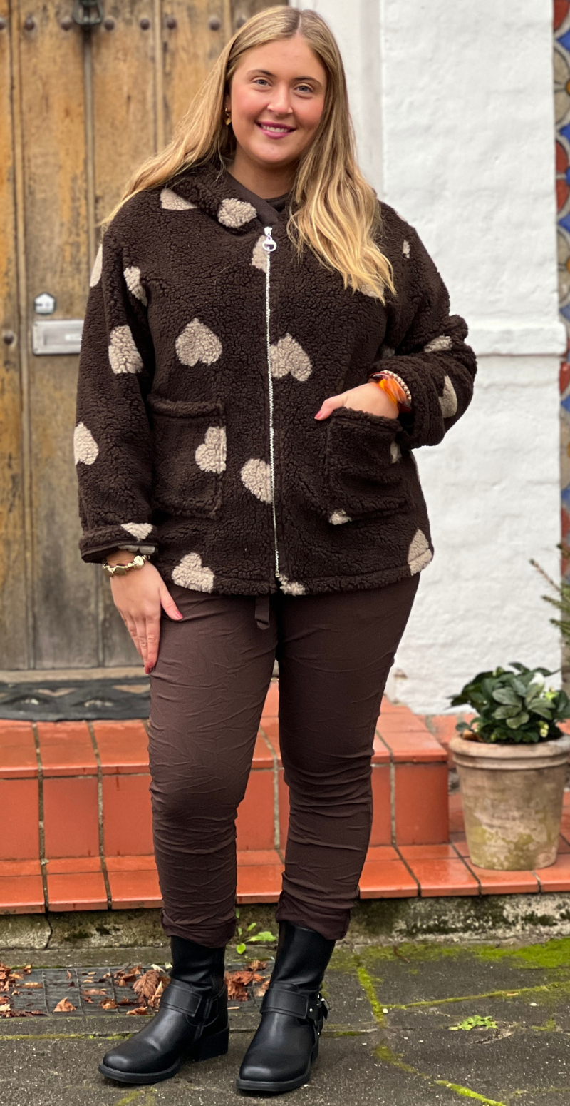 Nema teddy jakke i uld med hjerter brun LikeLondon