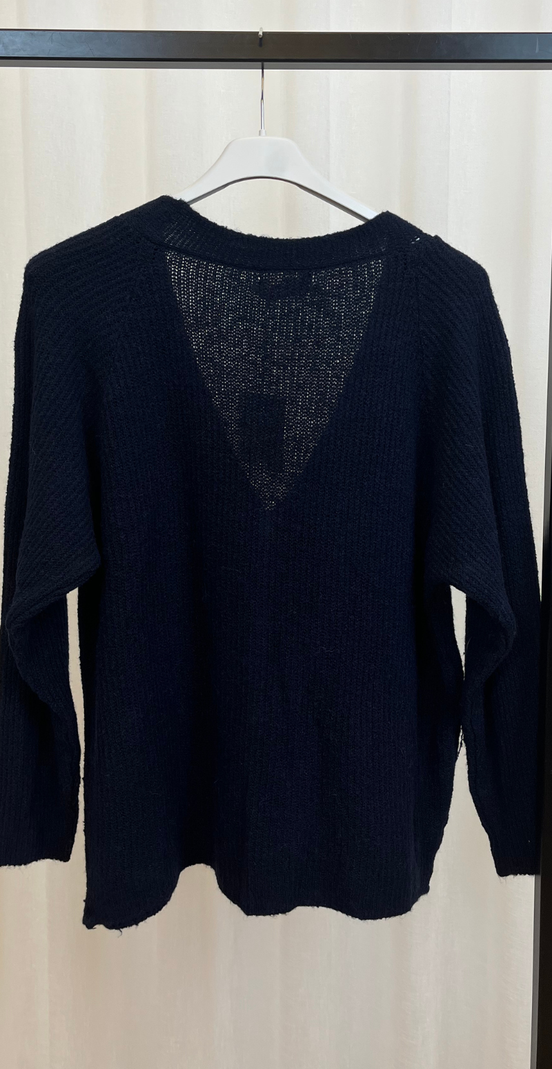 Zophia uldcardigan med V-hals og perlemorsknapper navy LikeLondon