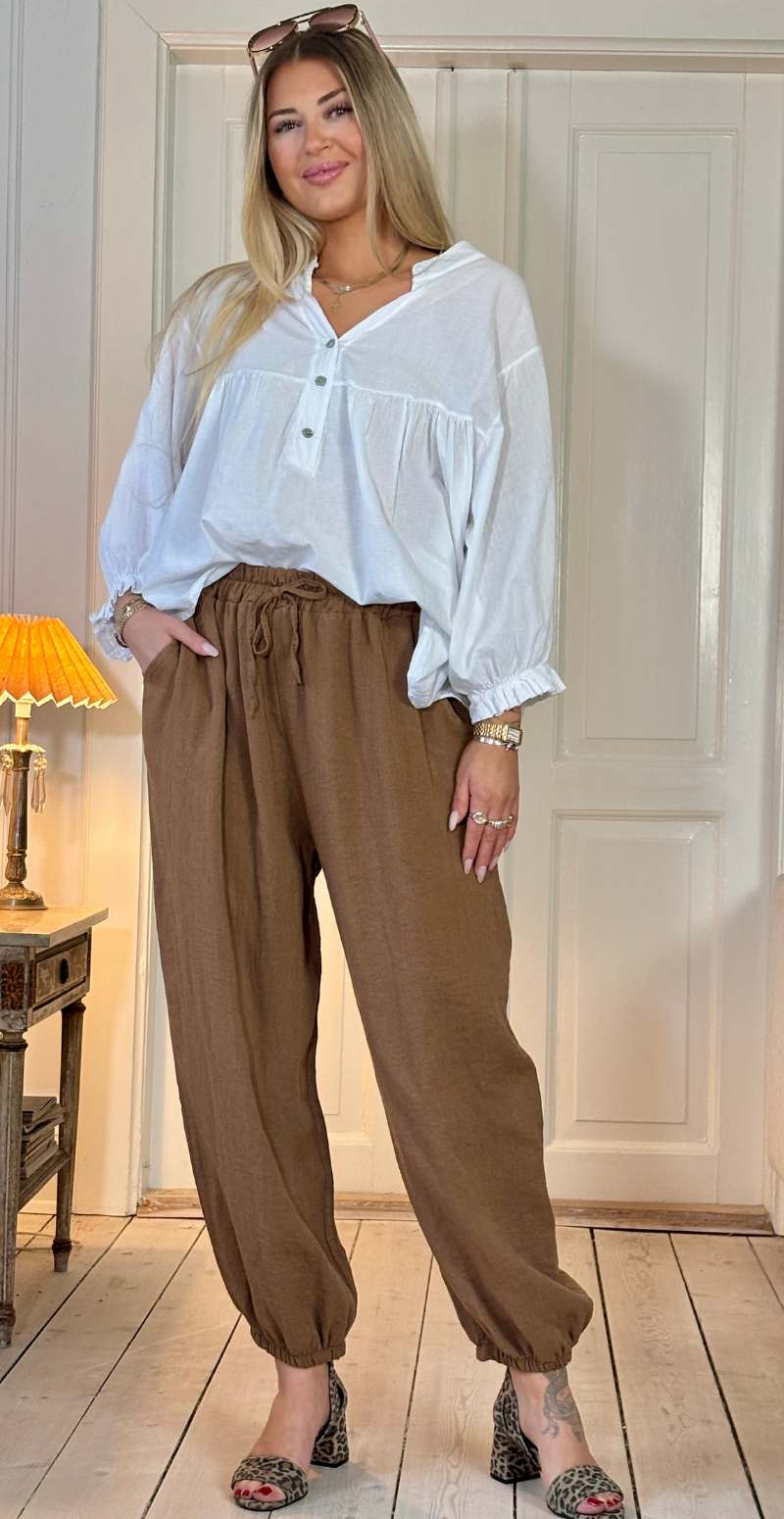 Marietta bukser med bindebånd i taljen og elastik i benene noce LikeLondon