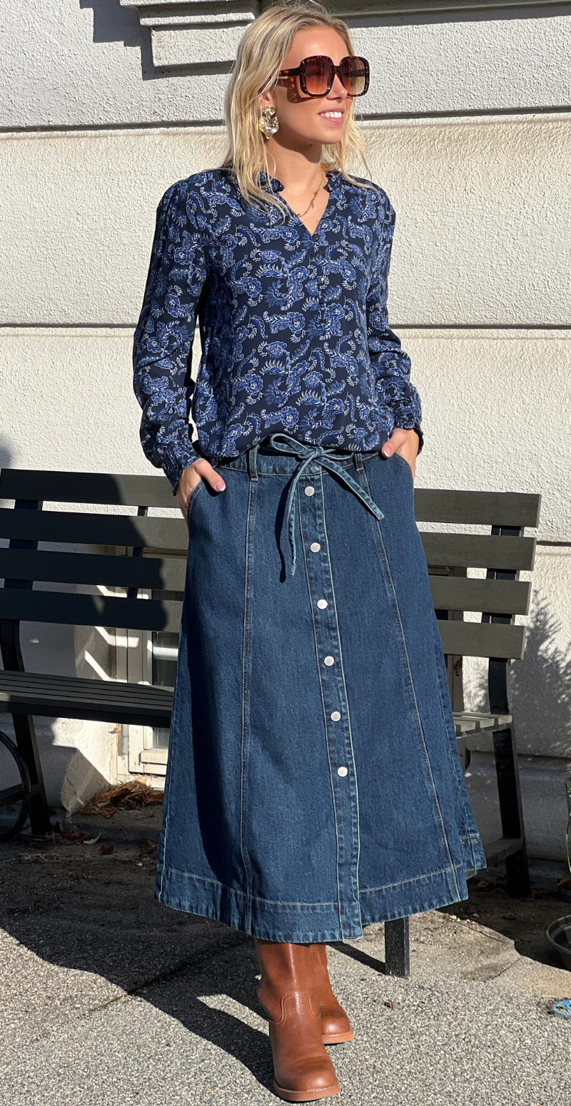 Lukan denimnederdel med knapper dark blue denim B.young
