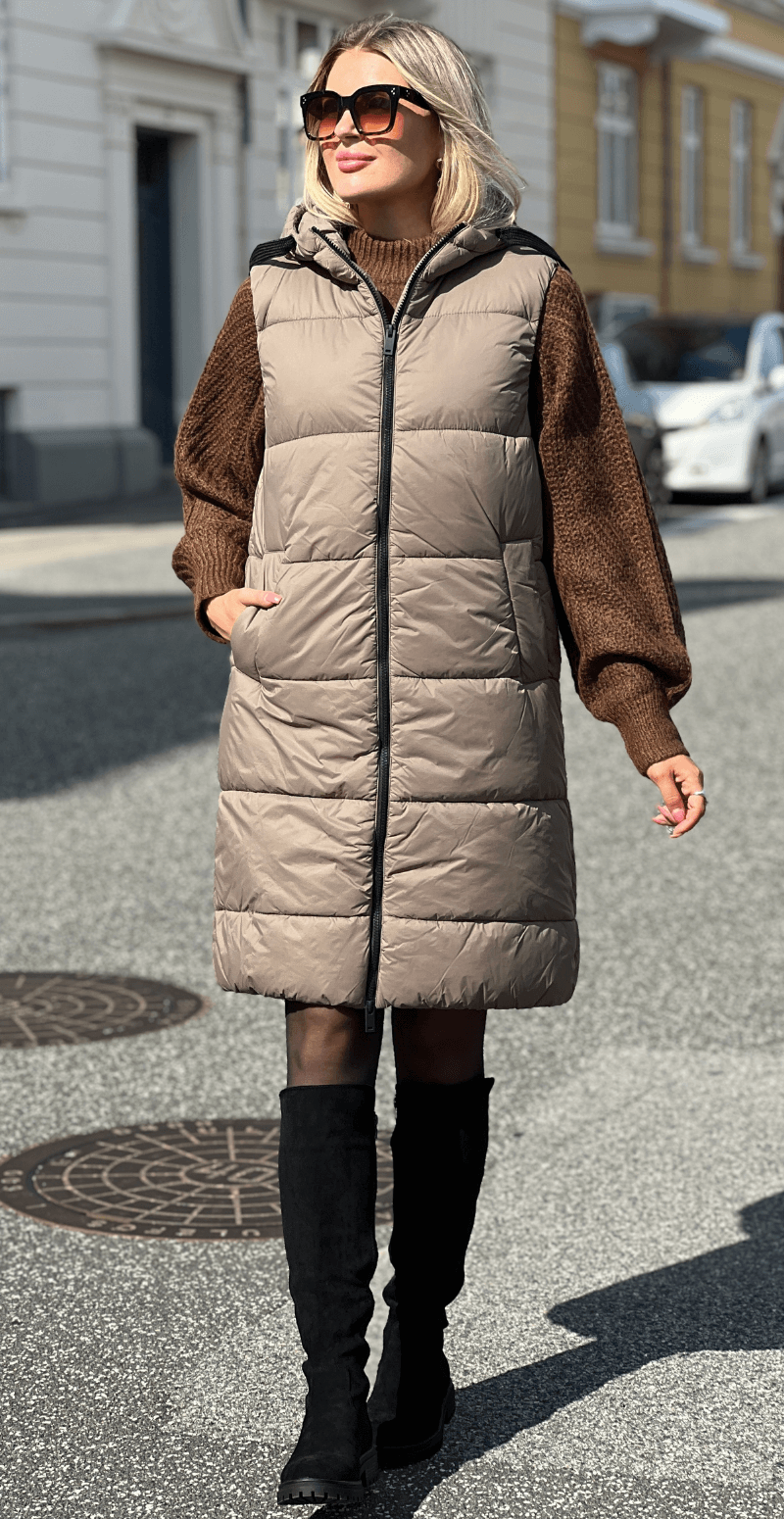 Vest med hætte walnut