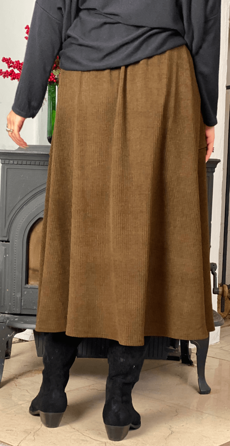 Ivy fløjlsnederdel med bælte og lommer brun LikeLondon