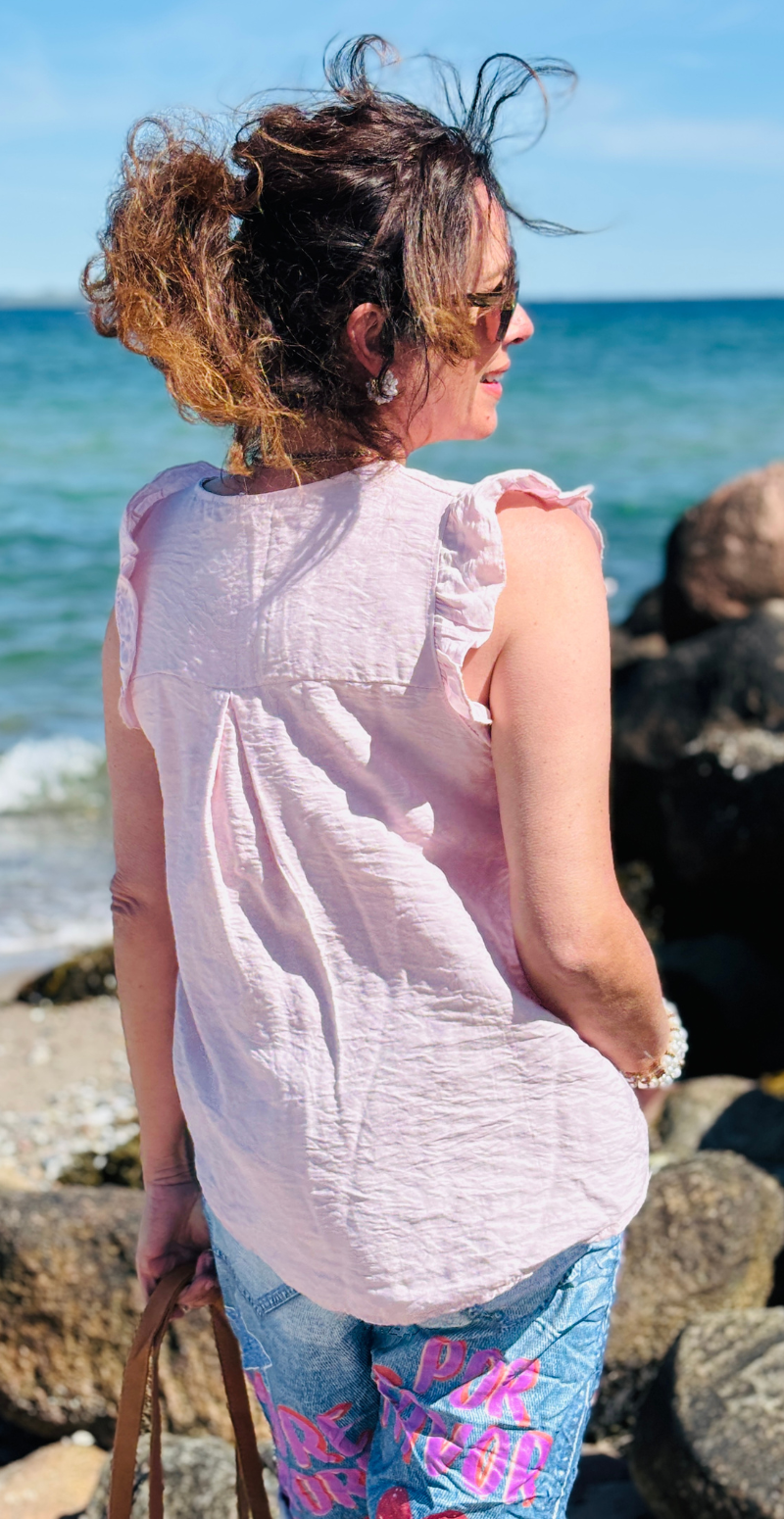 Lotus bluse med flæse detaljer rosa LikeLondon
