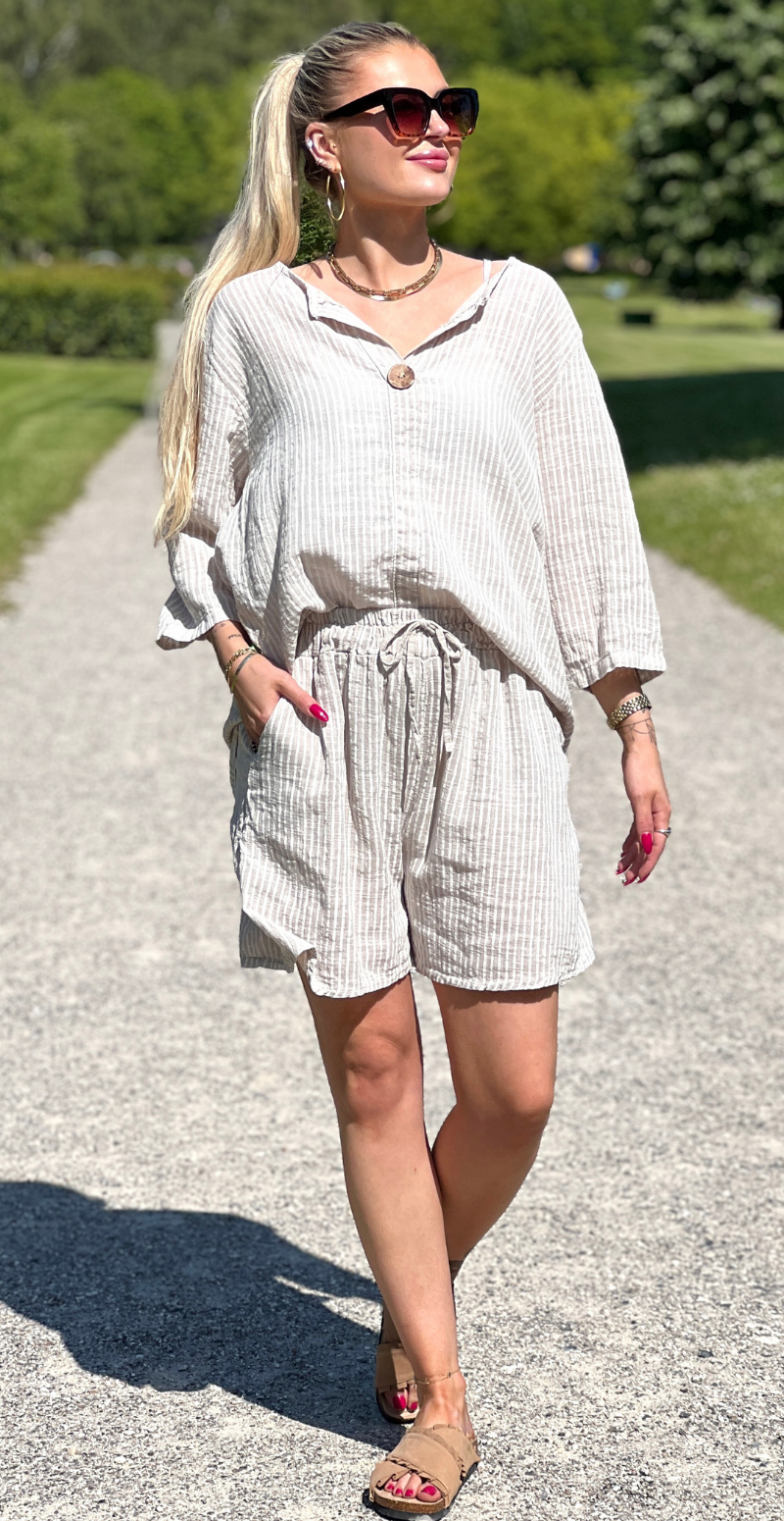 Elise stribet shorts beige LikeLondon