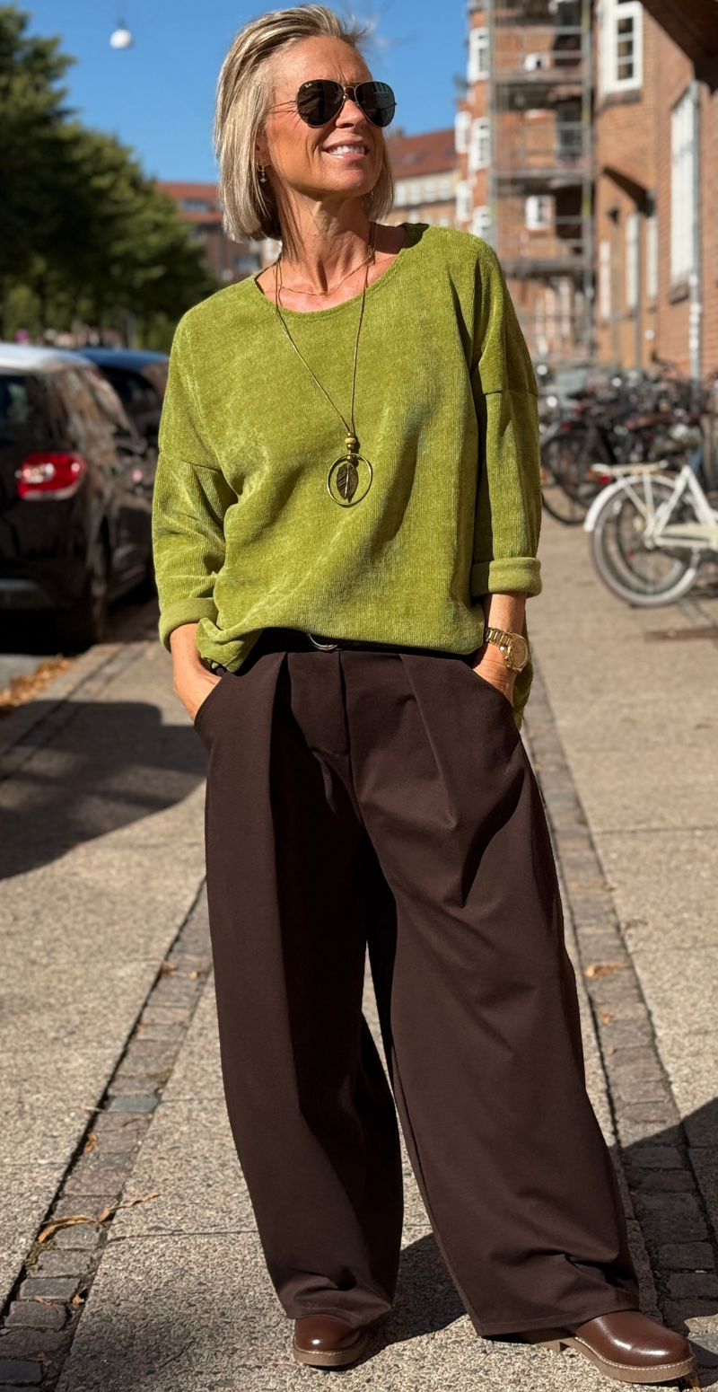 Maren bluse i velour og halskæde lime LikeLondon