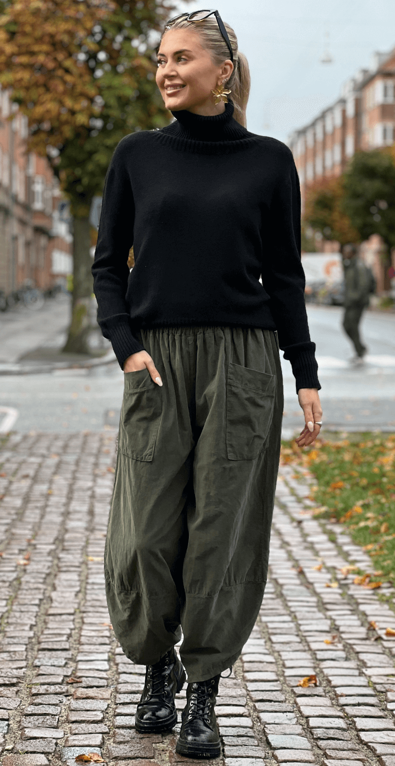 Hailey fløjlsbukser med lommer army LikeLondon