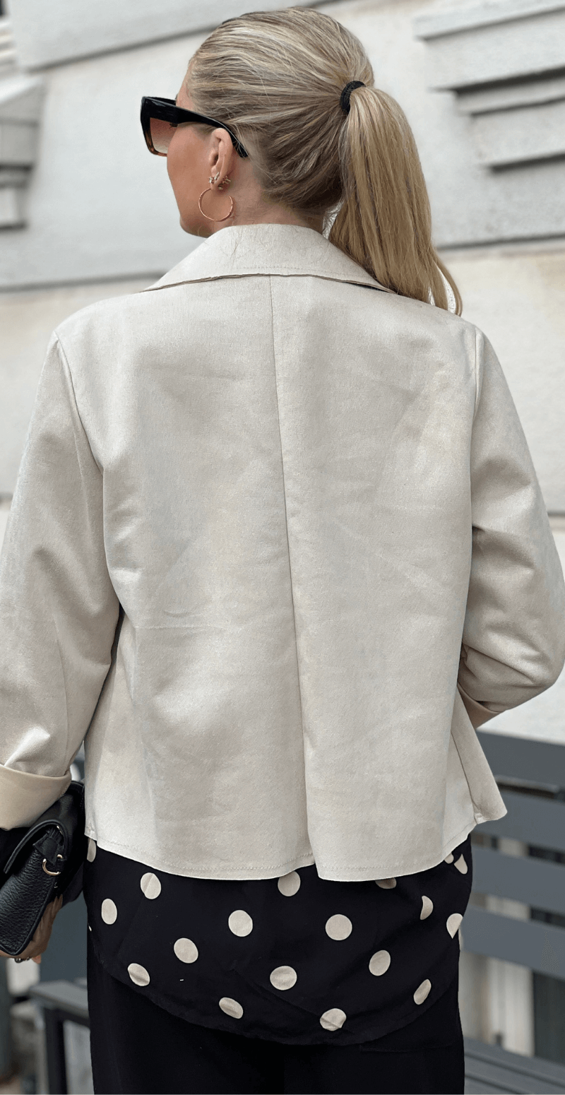 Mandy kort jakke i ruskindslook beige LikeLondon