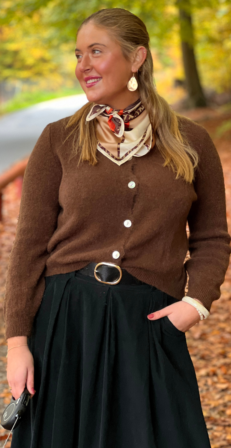 Silketørklæde med grafisk mønster brun/orange LikeLondon