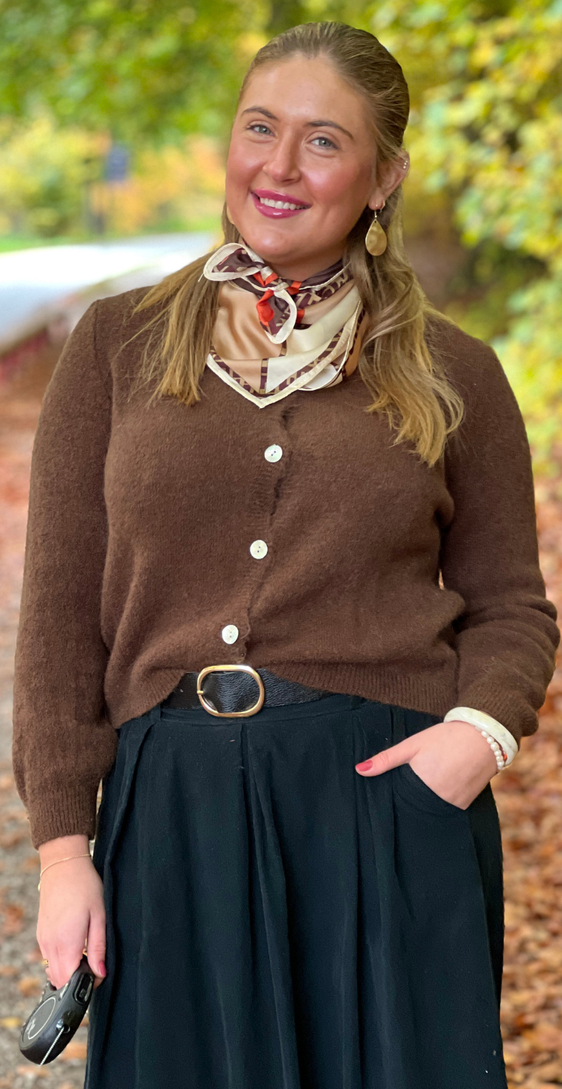 Silketørklæde med grafisk mønster brun/orange LikeLondon