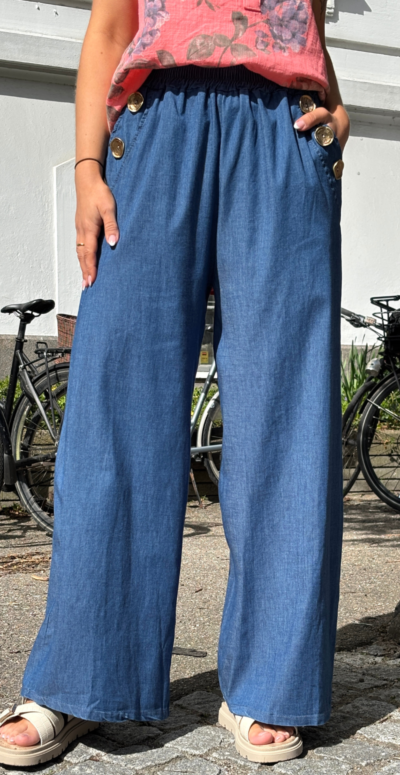 Manja denimbukser med pynteknapper og lommer denim LikeLondon