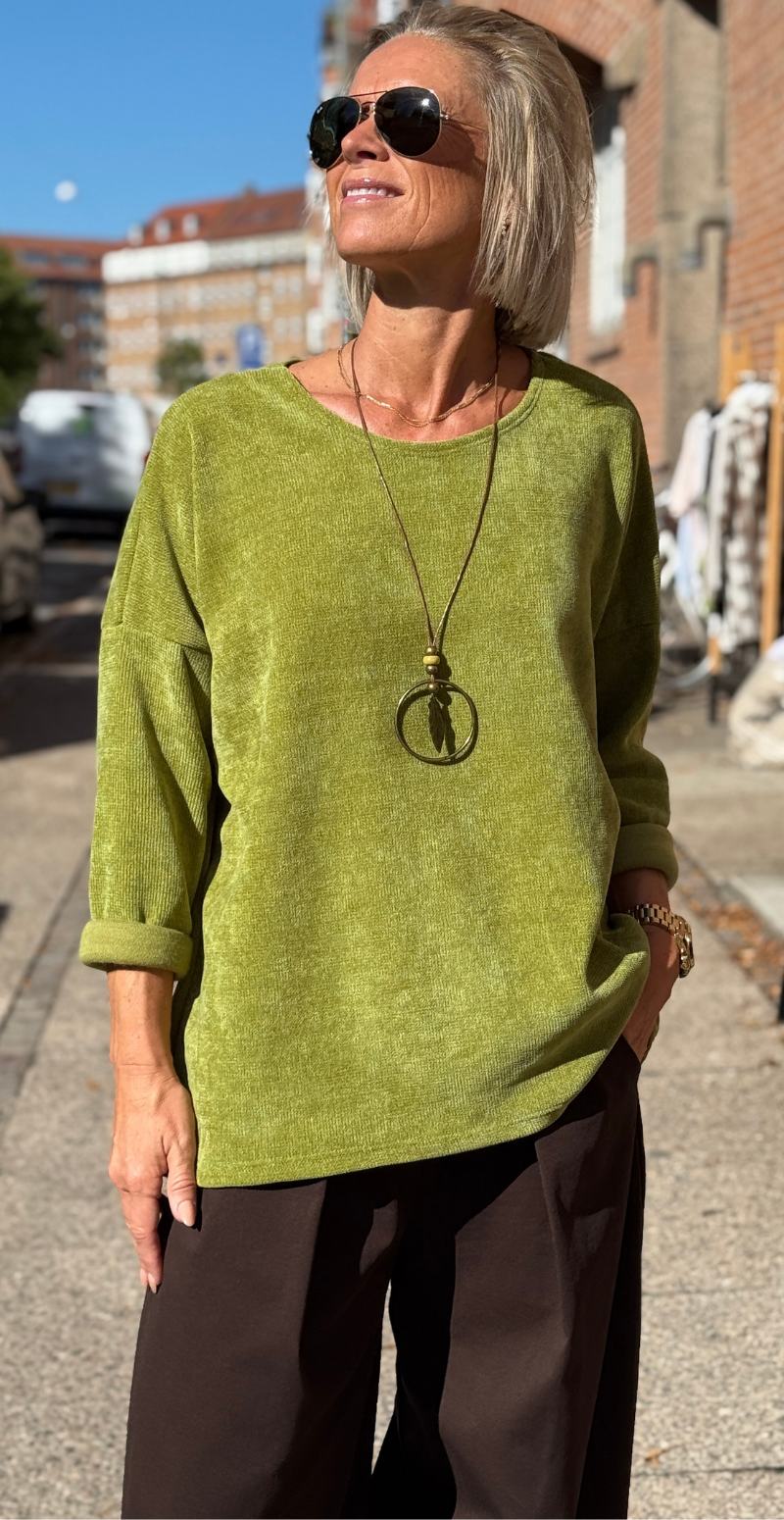 Maren bluse i velour og halskæde lime LikeLondon