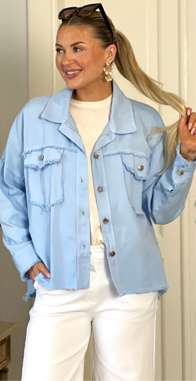 Madison canvas jakke med rå kanter sky LikeLondon