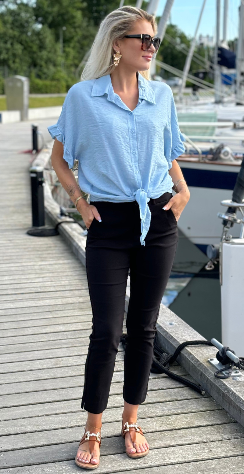 Kylie bluse med bindebånd lysblå