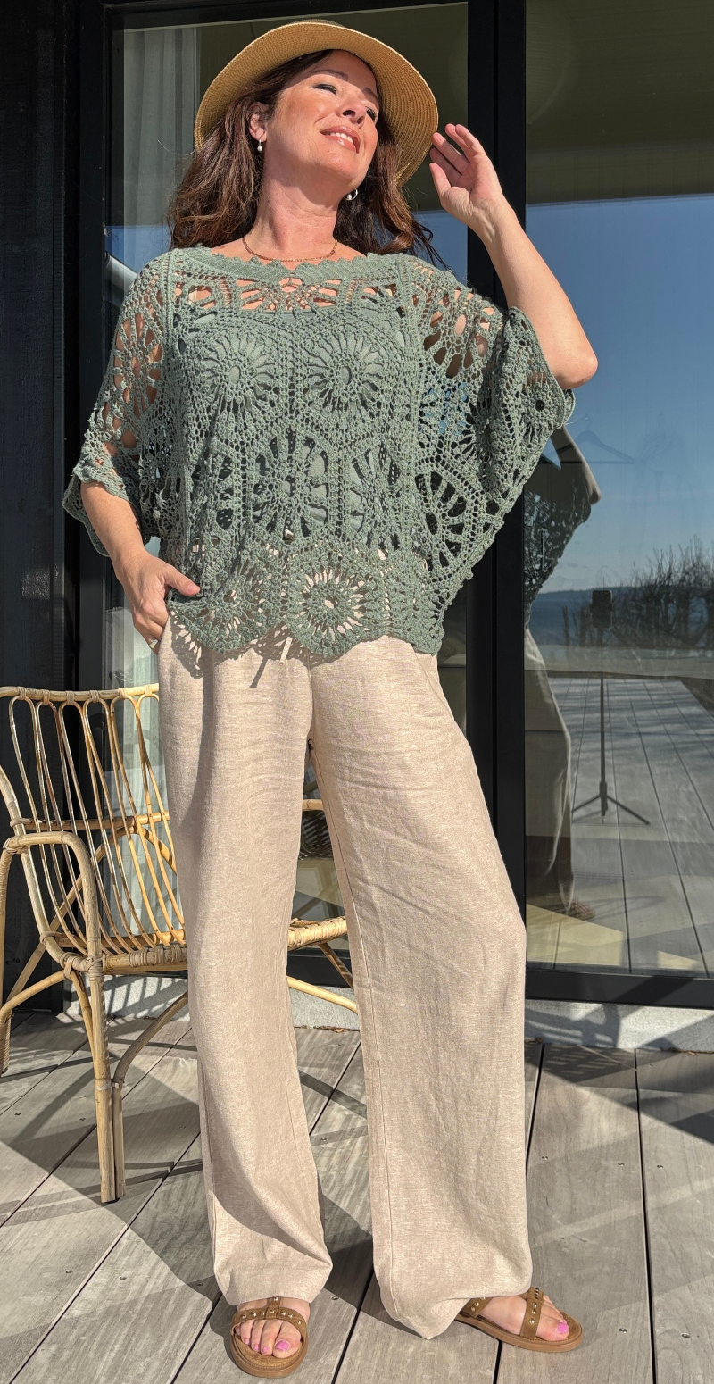 Hæklet Cajsa bluse med korte ærmer og medfølgende indertop