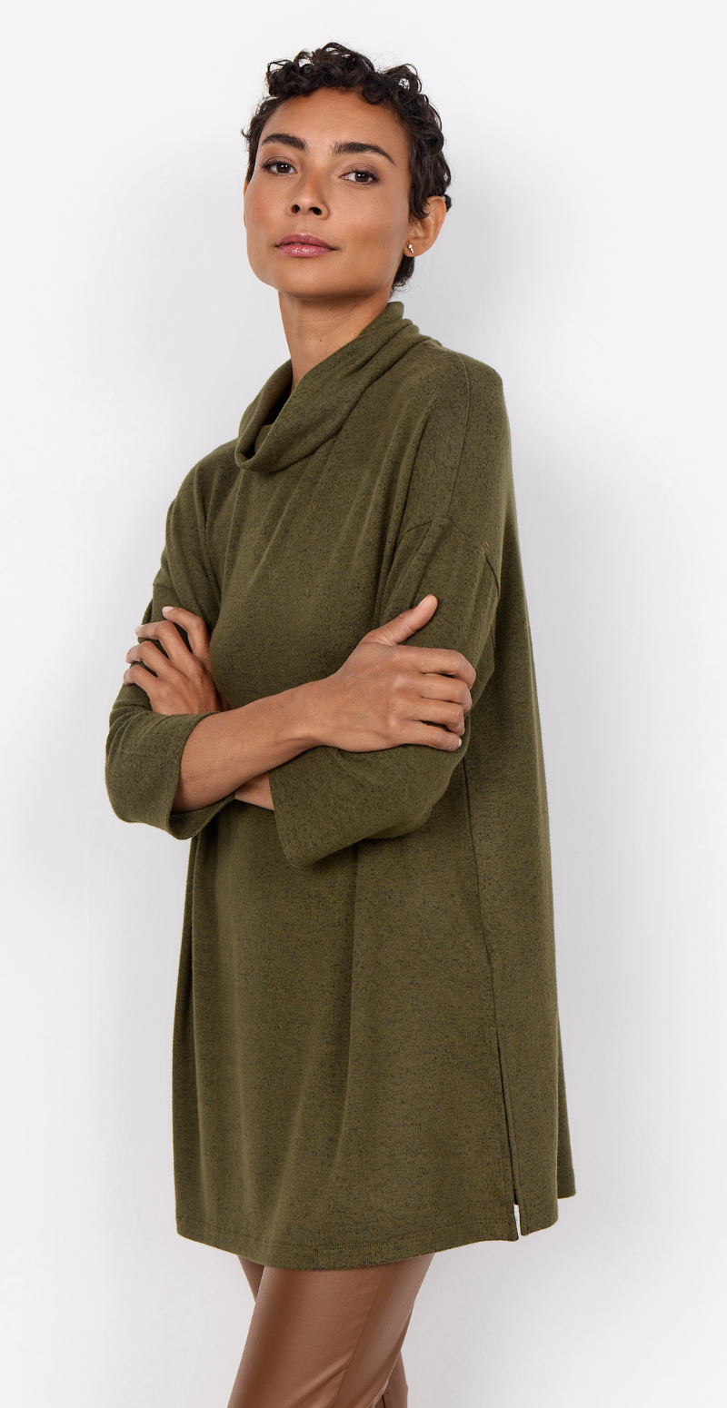 Taylor bluse med høj hals og trekvart ærmer khaki