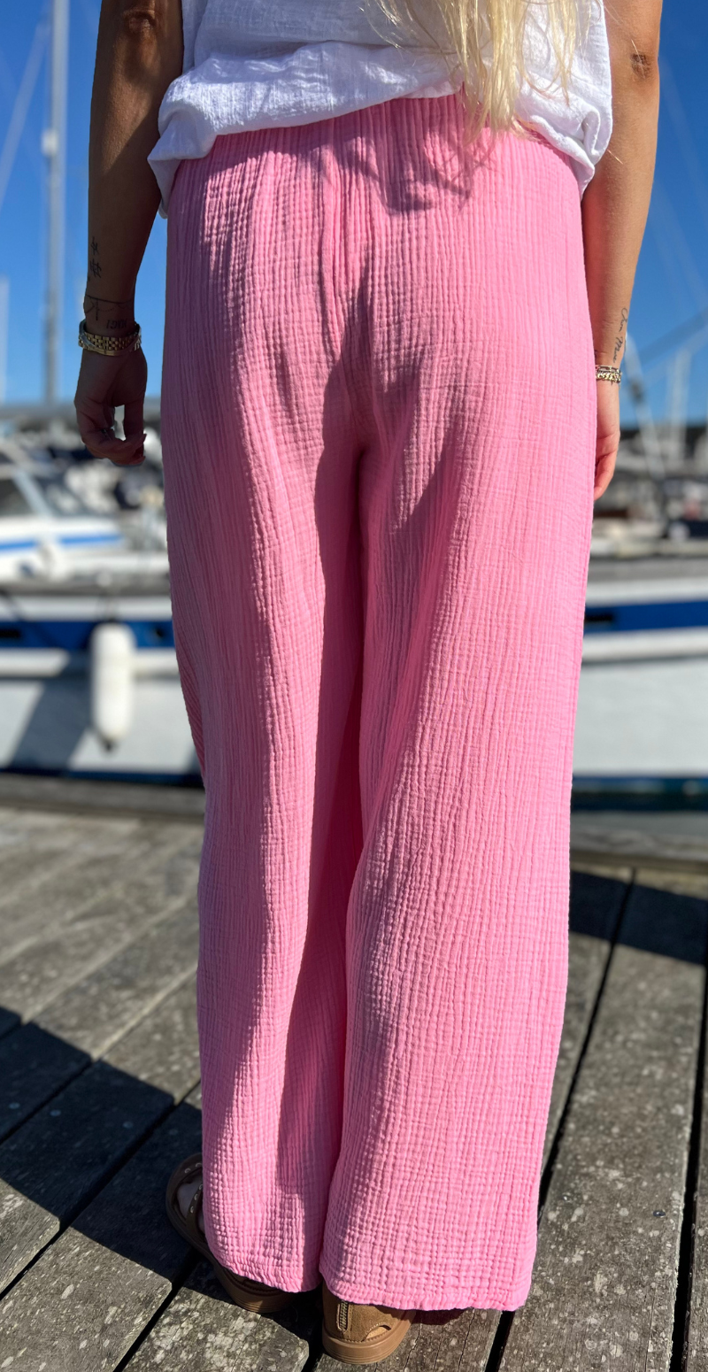 Santana bukser i bæk og bølge med elastik i taljen pink bagfra