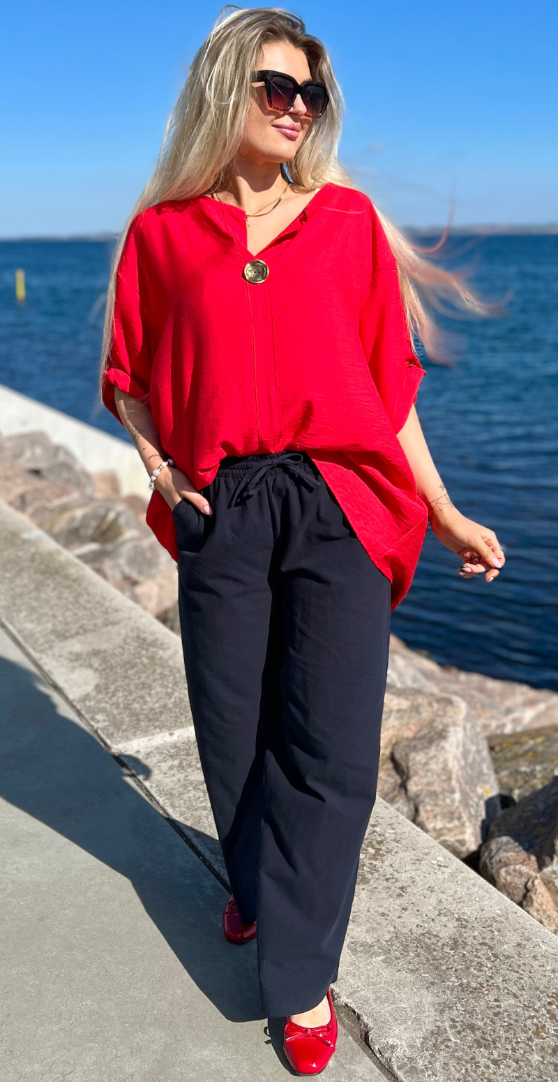 navy sally bukser med lommer og lige ben i bomuld