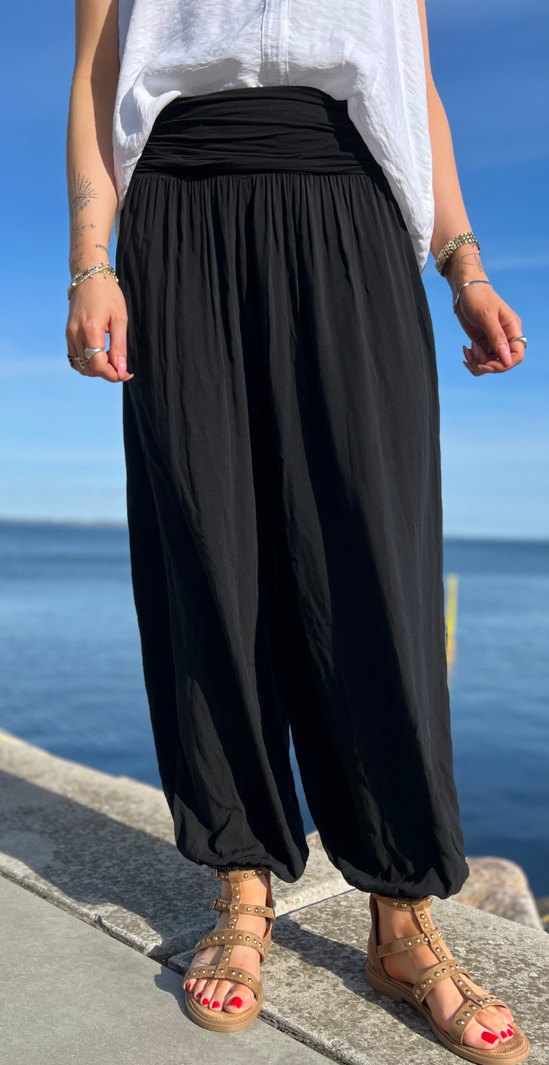 jill haremsbukser med stræk sort likelondon