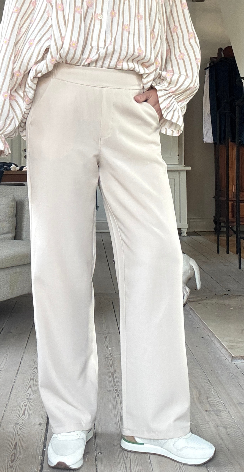 Iris habitbukser med elastik cream LikeLondon