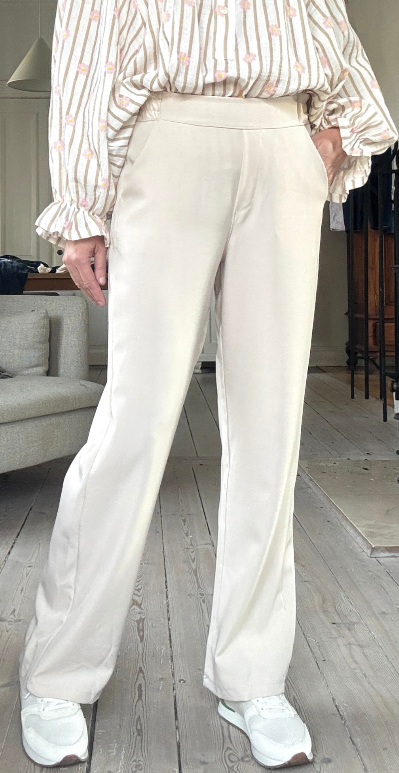 Iris habitbukser med elastik cream LikeLondon
