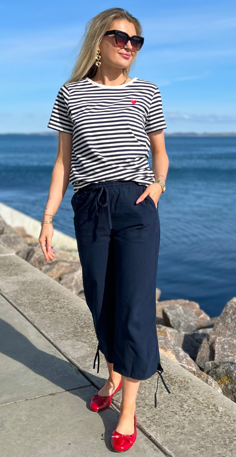 sally capri bukser i bomuld navy