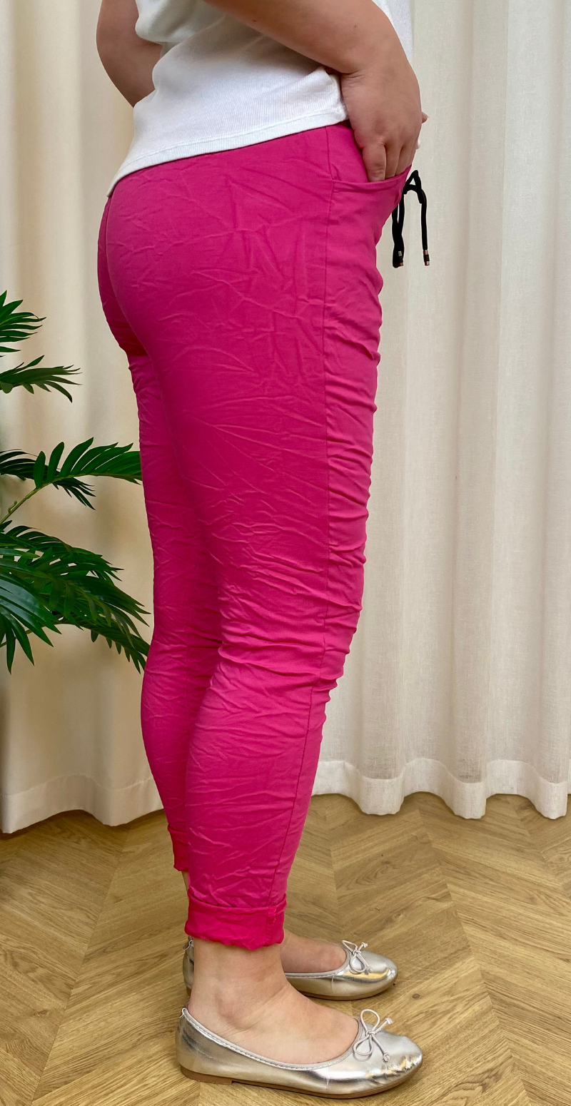 Fuxia Nora bukser fra siden
