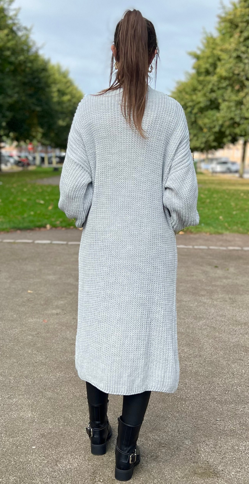 Asta lang strik cardigan med lommer lysgrå LikeLondon