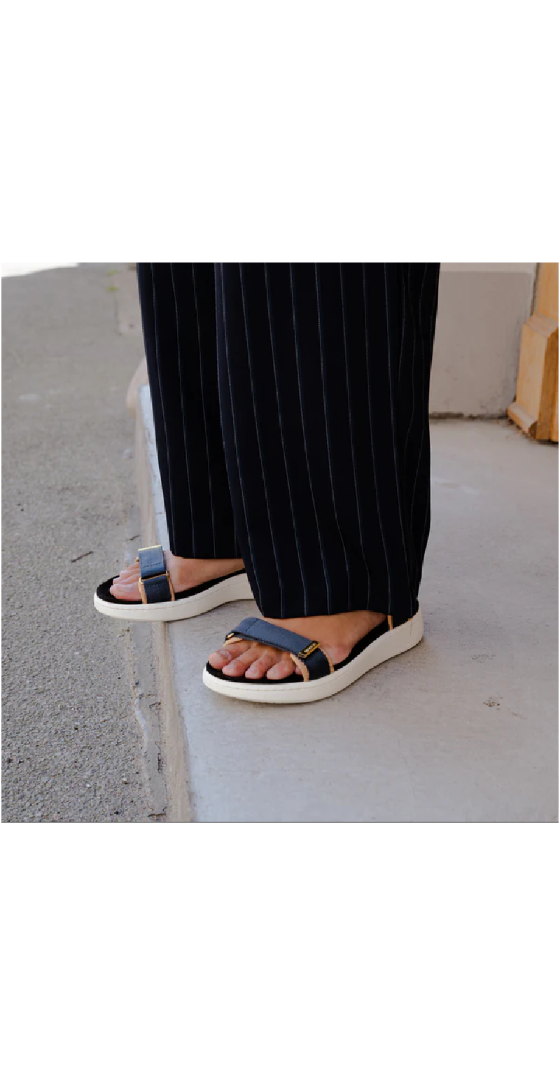 Sandal med velcro i navy