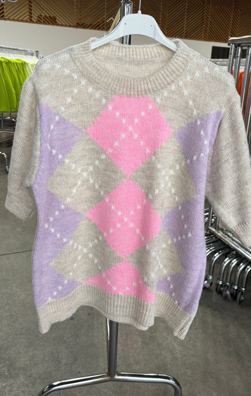 Uma kortærmet strik med harlekin mønster lilla/beige LikeLondon