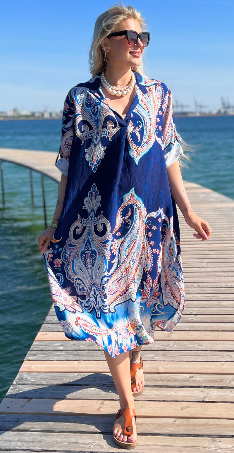 paisley kjole med navy mønster fra likelondon