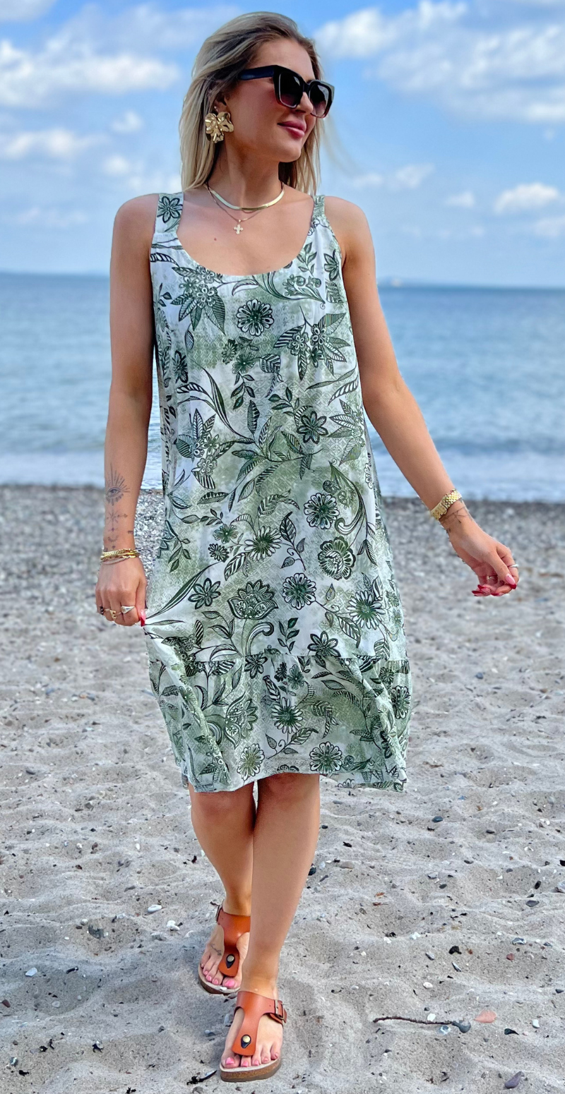 Mimmi kort kjole med blomsterprint og peplum khaki LikeLondon