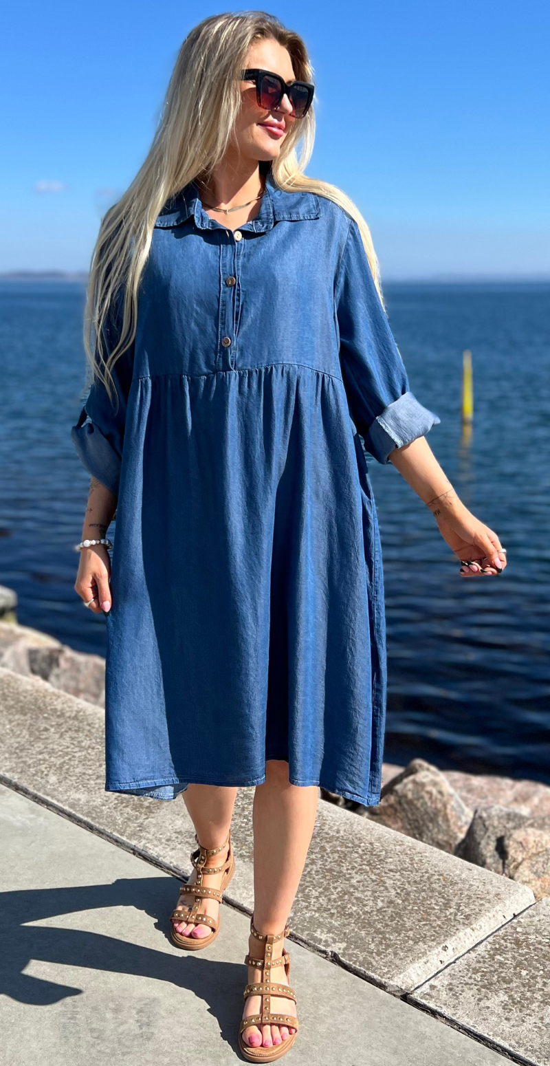 kort Elvira denim kjole med lange ærmer