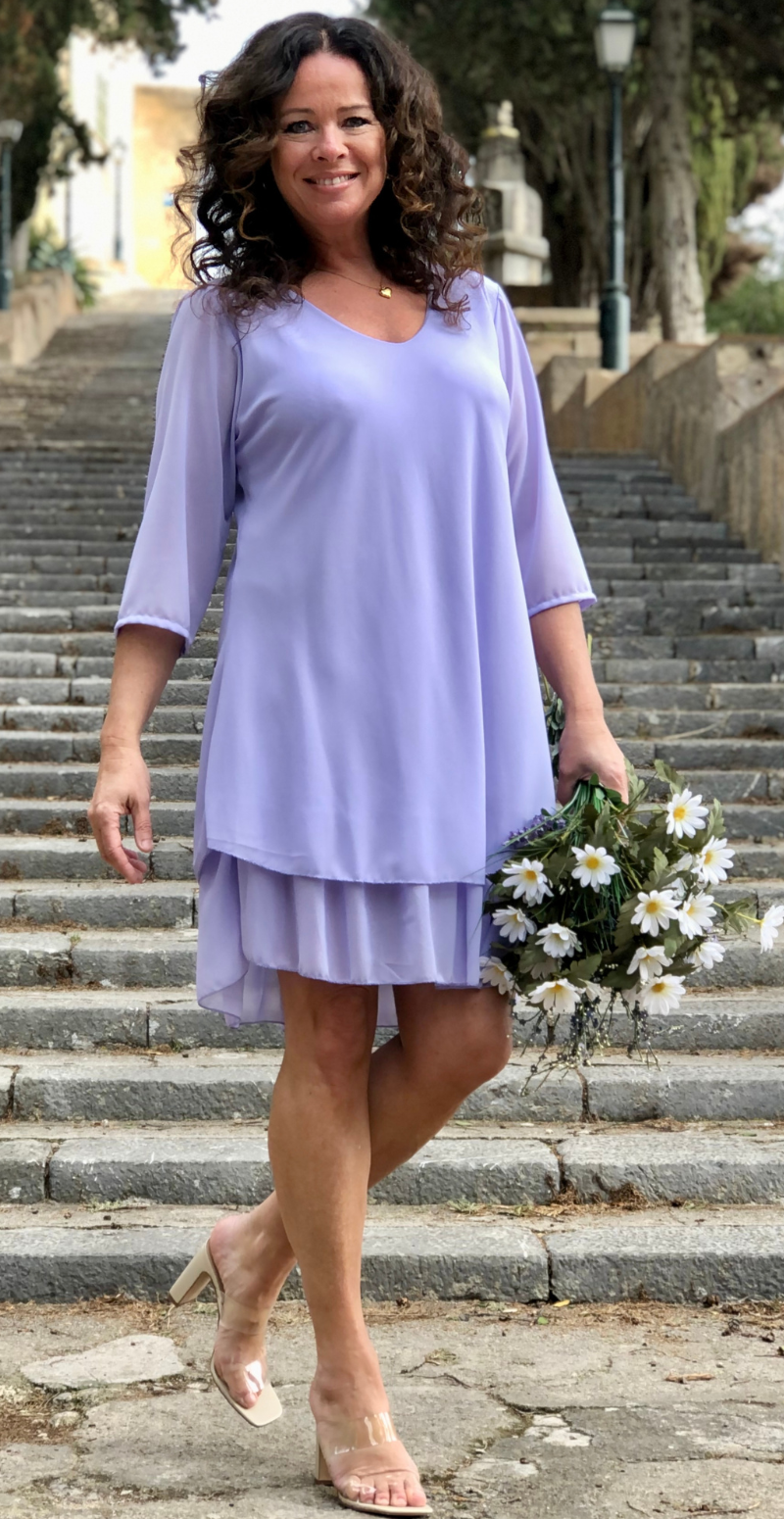 Carolina kjole i chiffon lilla