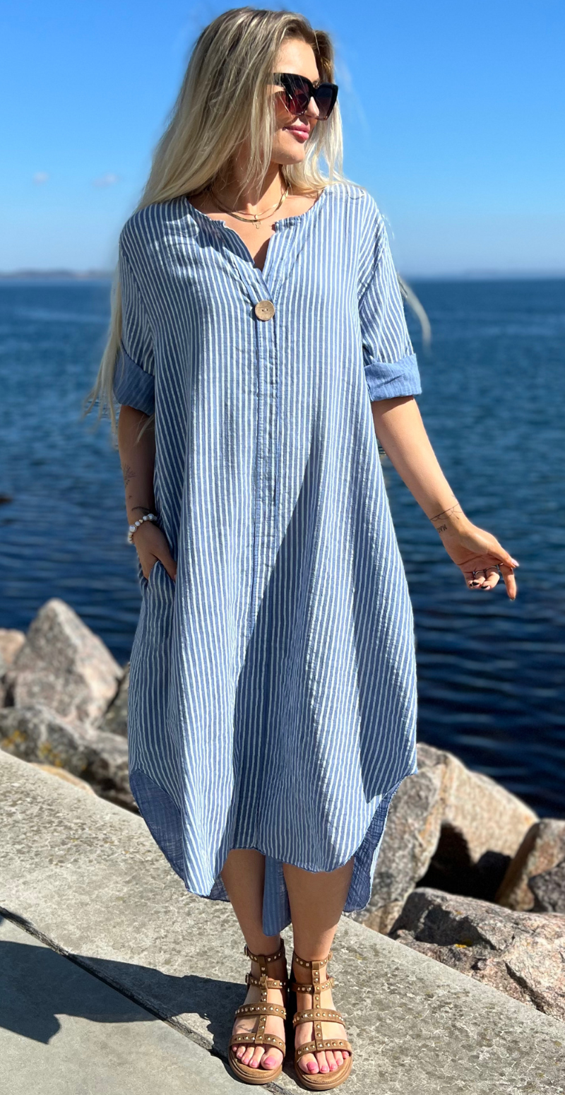 ibi kjole med denimblå striber og lommer likelondon