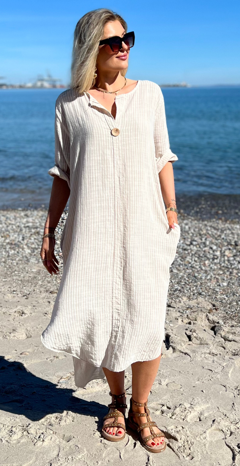 Ibi stribet kjole med lommer og træknap beige LikeLondon