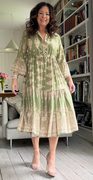 Frida kjole med print og vidde grøn LikeLondon