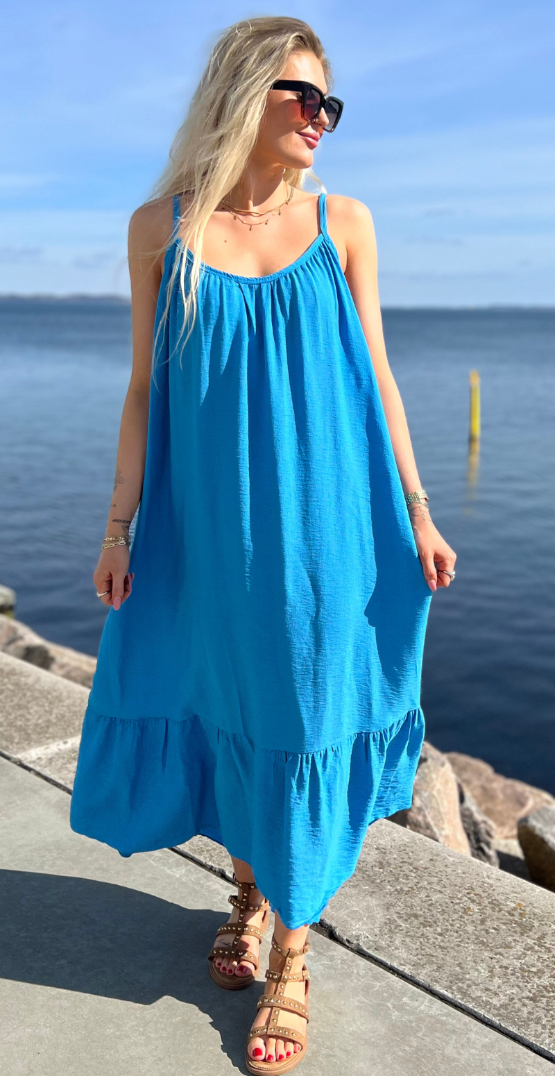 lang lydia kjole med stropper blå likelondon