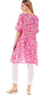 Eva tunika med mønster og v-hals pink LikeLondon