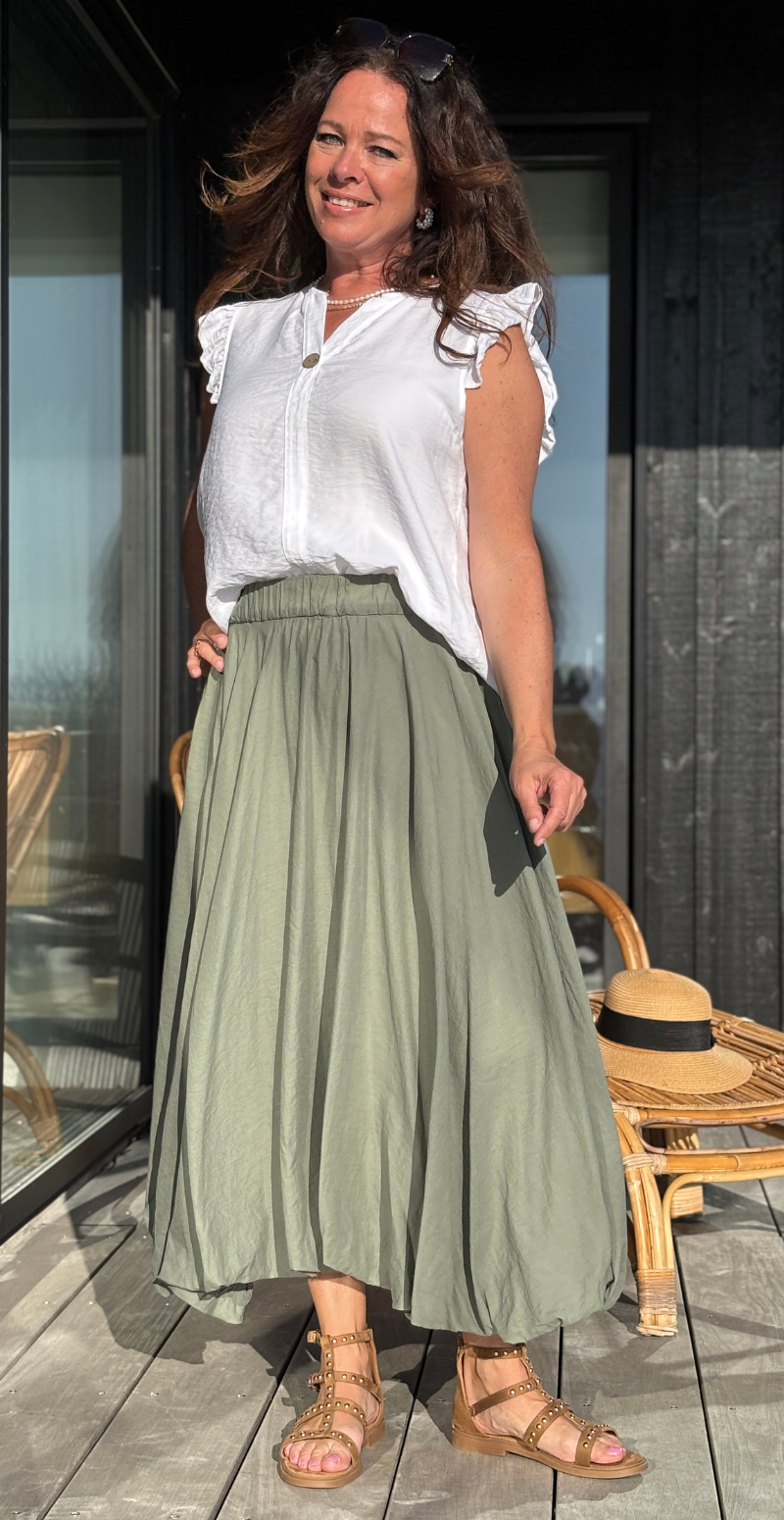 Senada ballon nederdel med elastikkant khaki LikeLondon