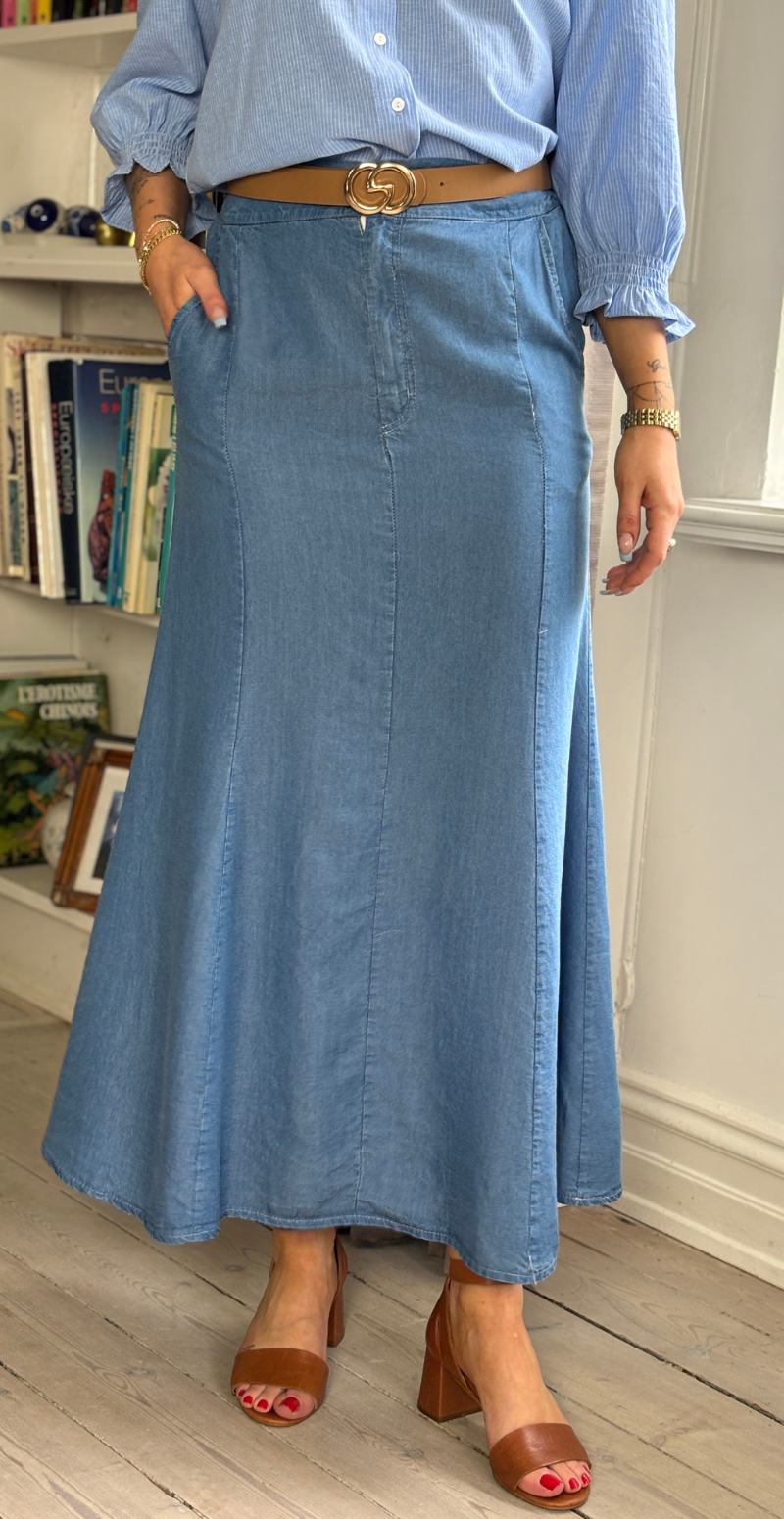 Devine nederdel i denim