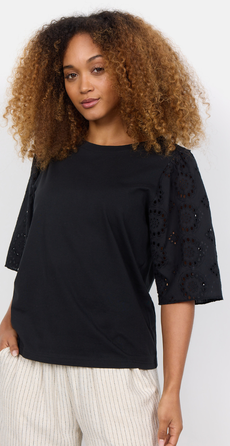 Fleur bluse med broderi anglaise på ærmerne sort