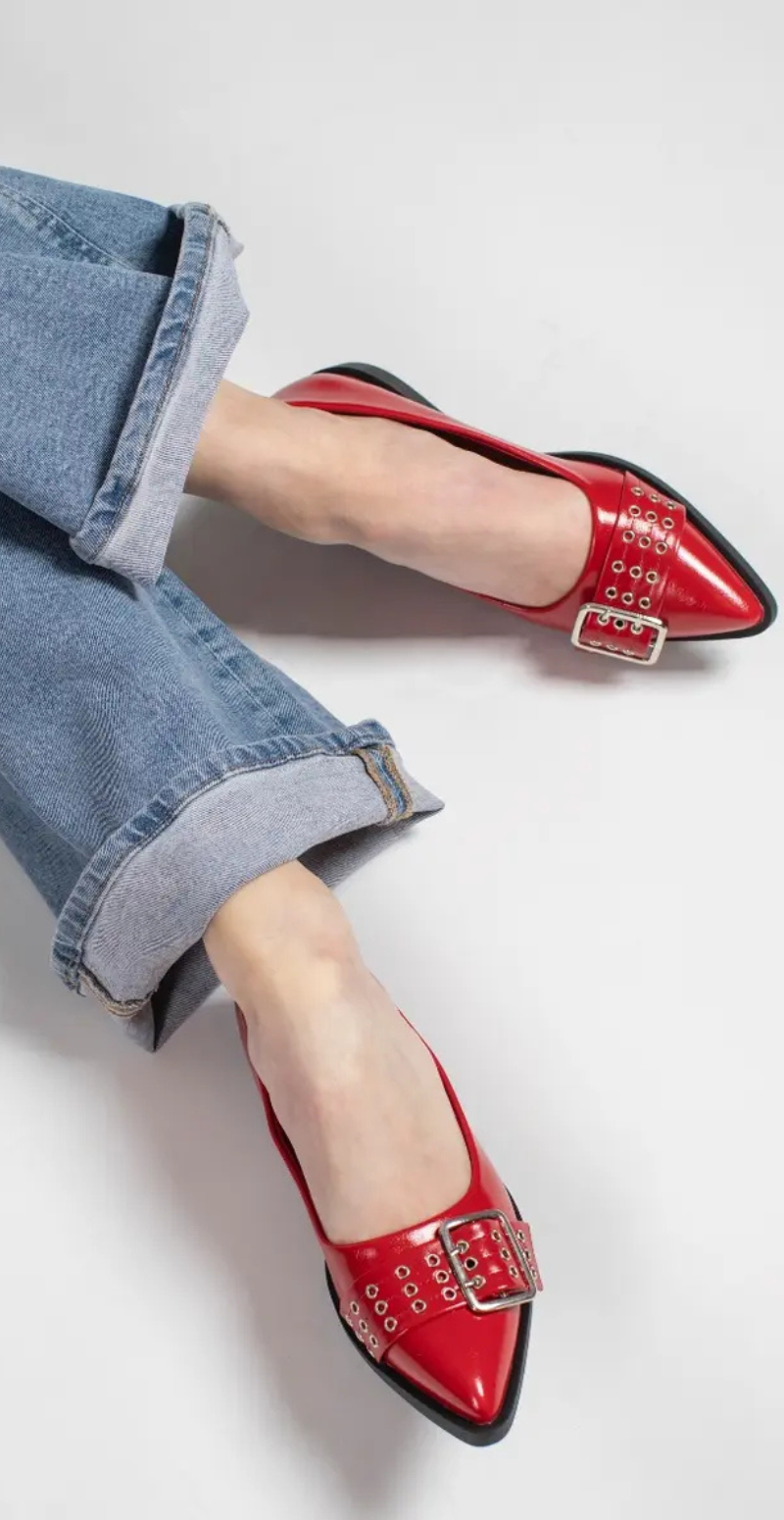 Ballerina med spænde rød