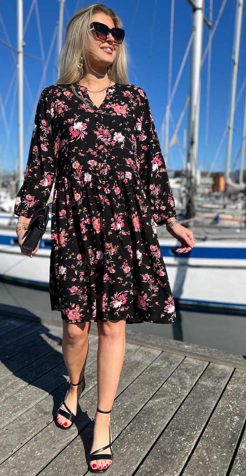 Joella kjole med knapstolpe coral cloud mix