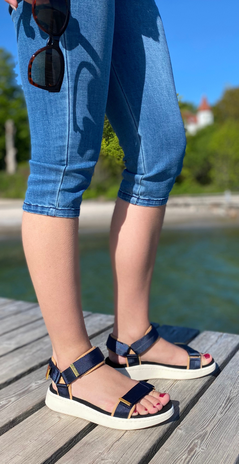 Sandal med velcro i navy