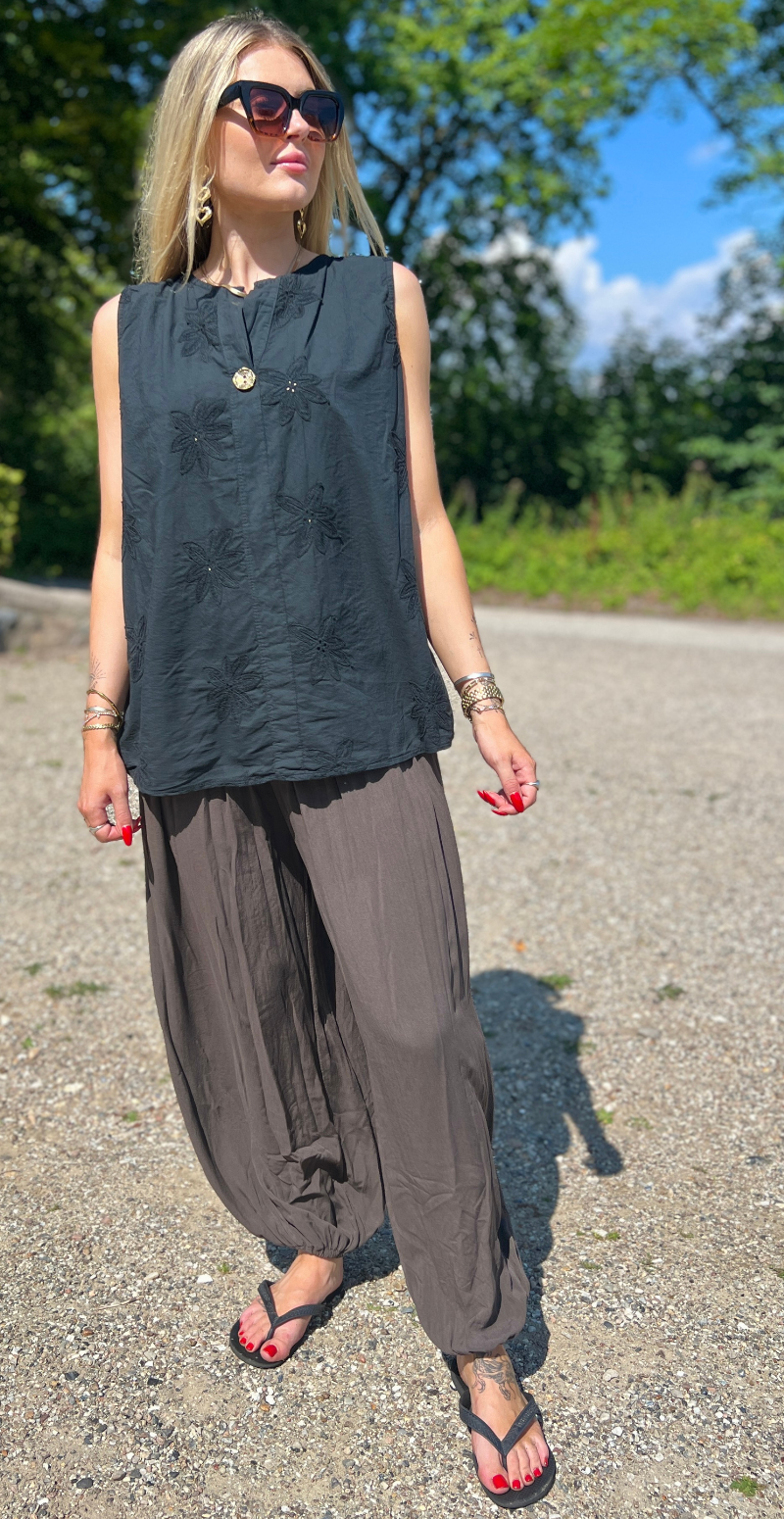 Jill buks med elastik ved talje og fod mørkbrun LikeLondon