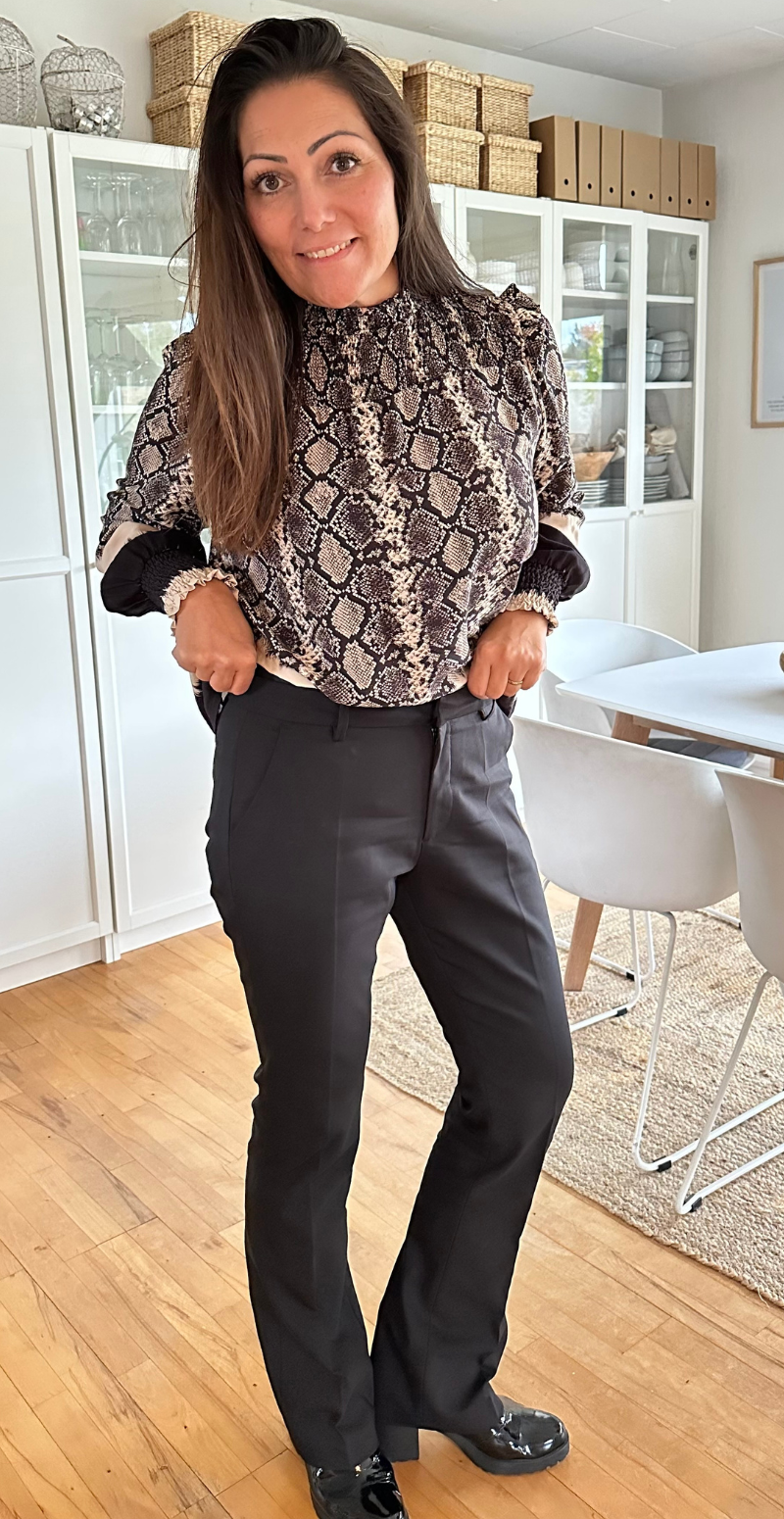 Isadora habitbuks med bootcut lang sort