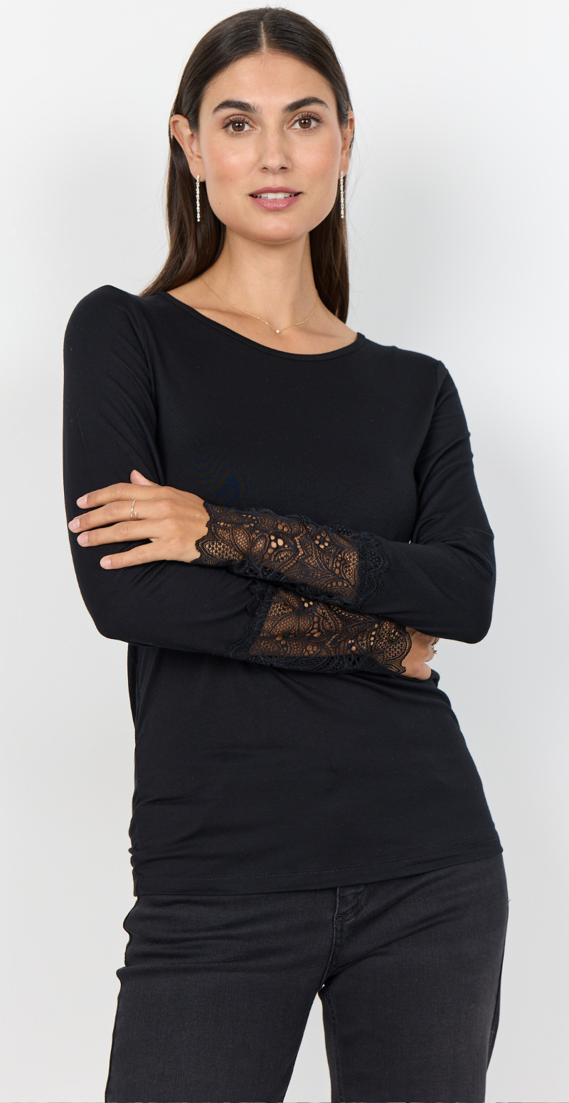 Langærmet bluse med blonde på ærmet sort