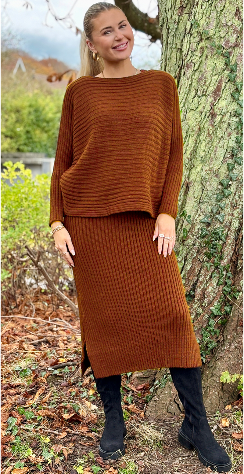 Nala sæt med kjole og strik tabacco LikeLondon