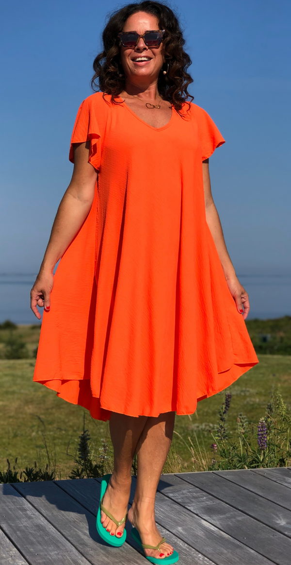 Alma kjole med vidde orange Likelondon