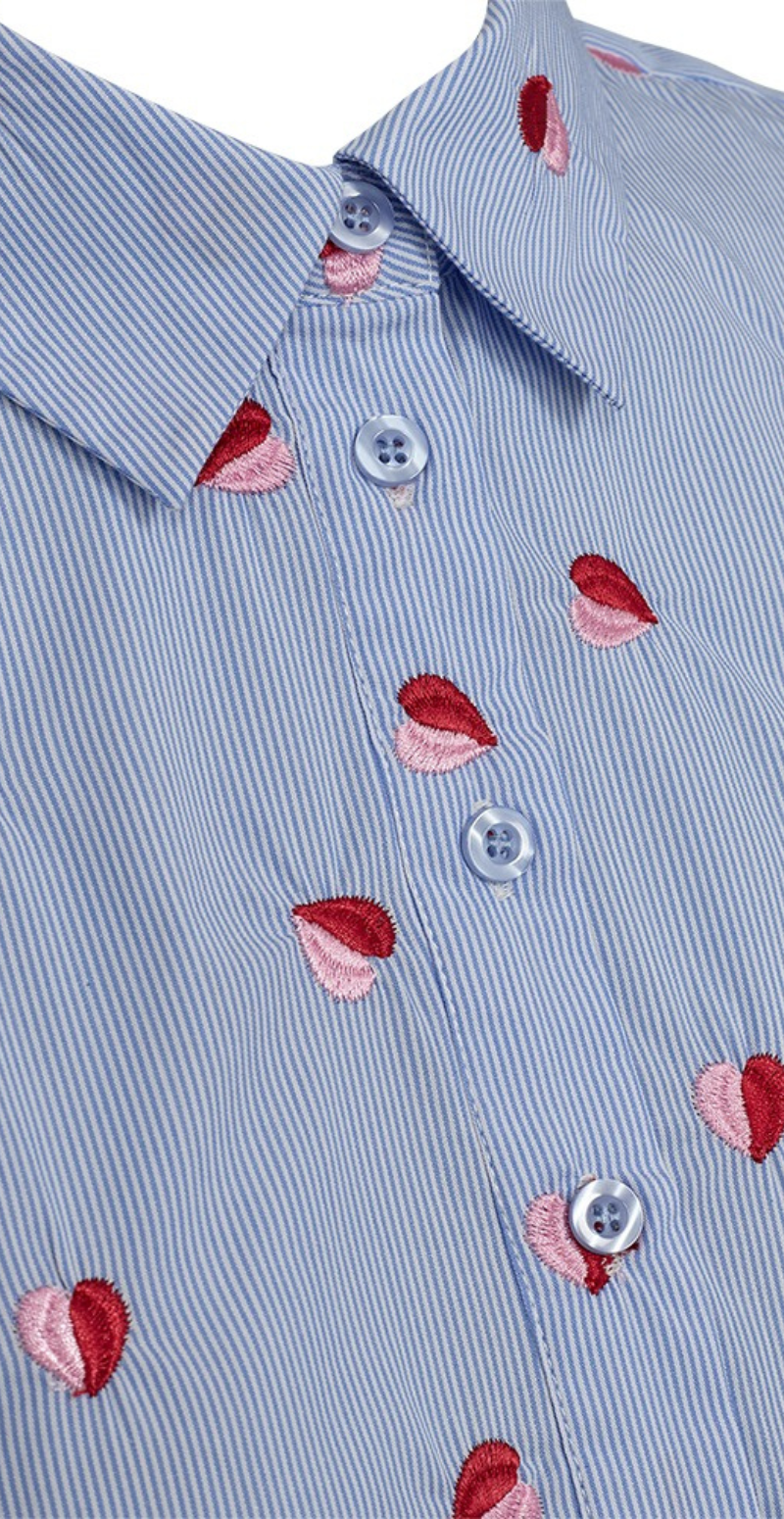 Rosan bluse med små hjerter blue bell Freequent